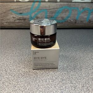 IT Cosmetics Bye Bye Redness Correcting Cream - Brown and Silver